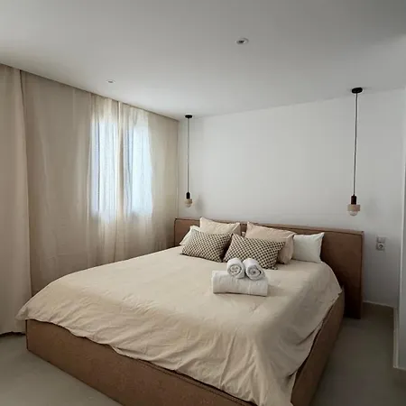 Avanel Private Pool Penthouse アパート